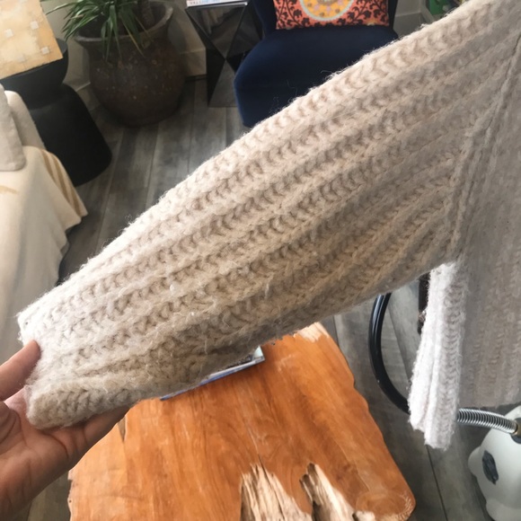 SOLD — FREE PEOPLE Pearl Fluffy Fox Sweater - Picture 5 of 8